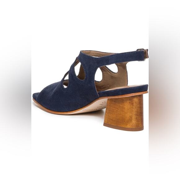 BERNARDO Suede Lainey Heeled Sandals Size 11 NWT - Picture 8 of 16